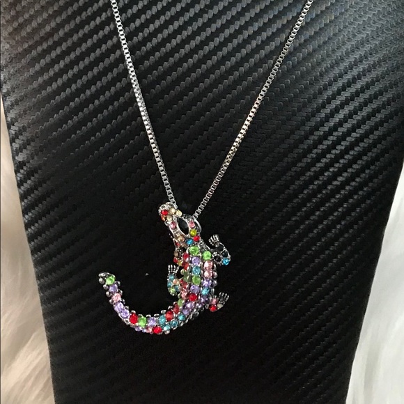Betsey Johnson Jewelry - Betsy johnson lizard Pendent necklace